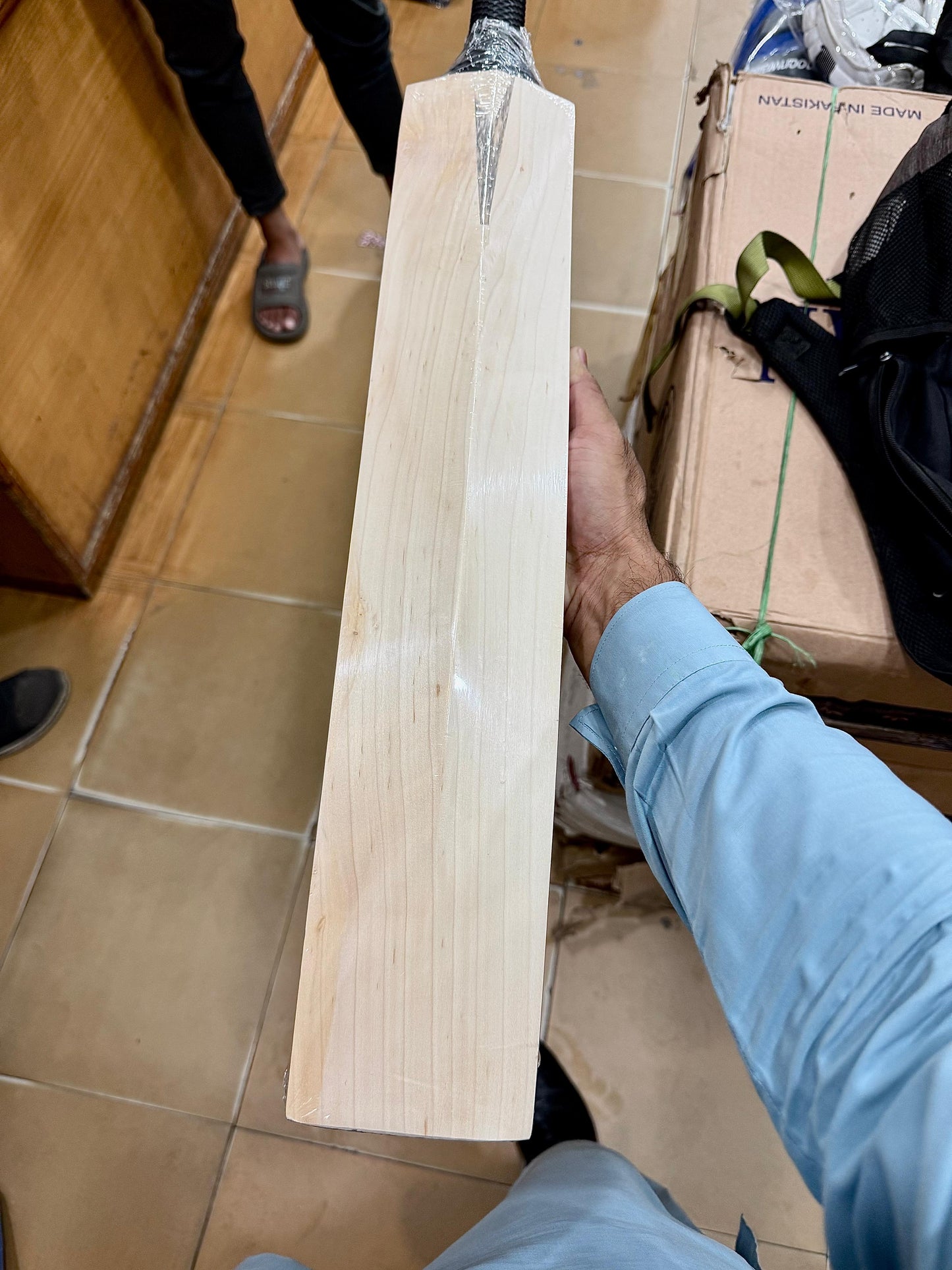 PLAYERS BAT 1