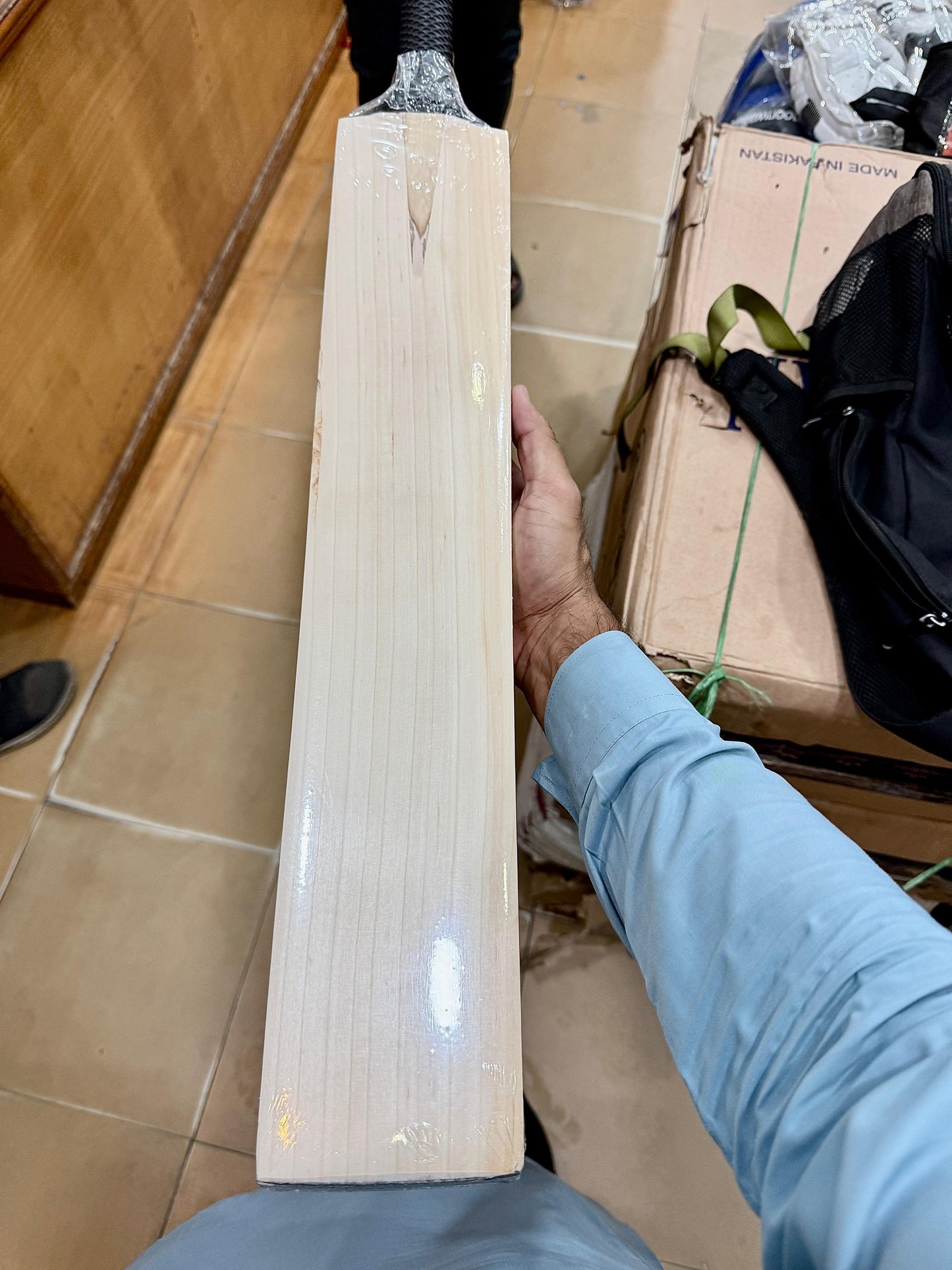 PLAYERS BAT 1