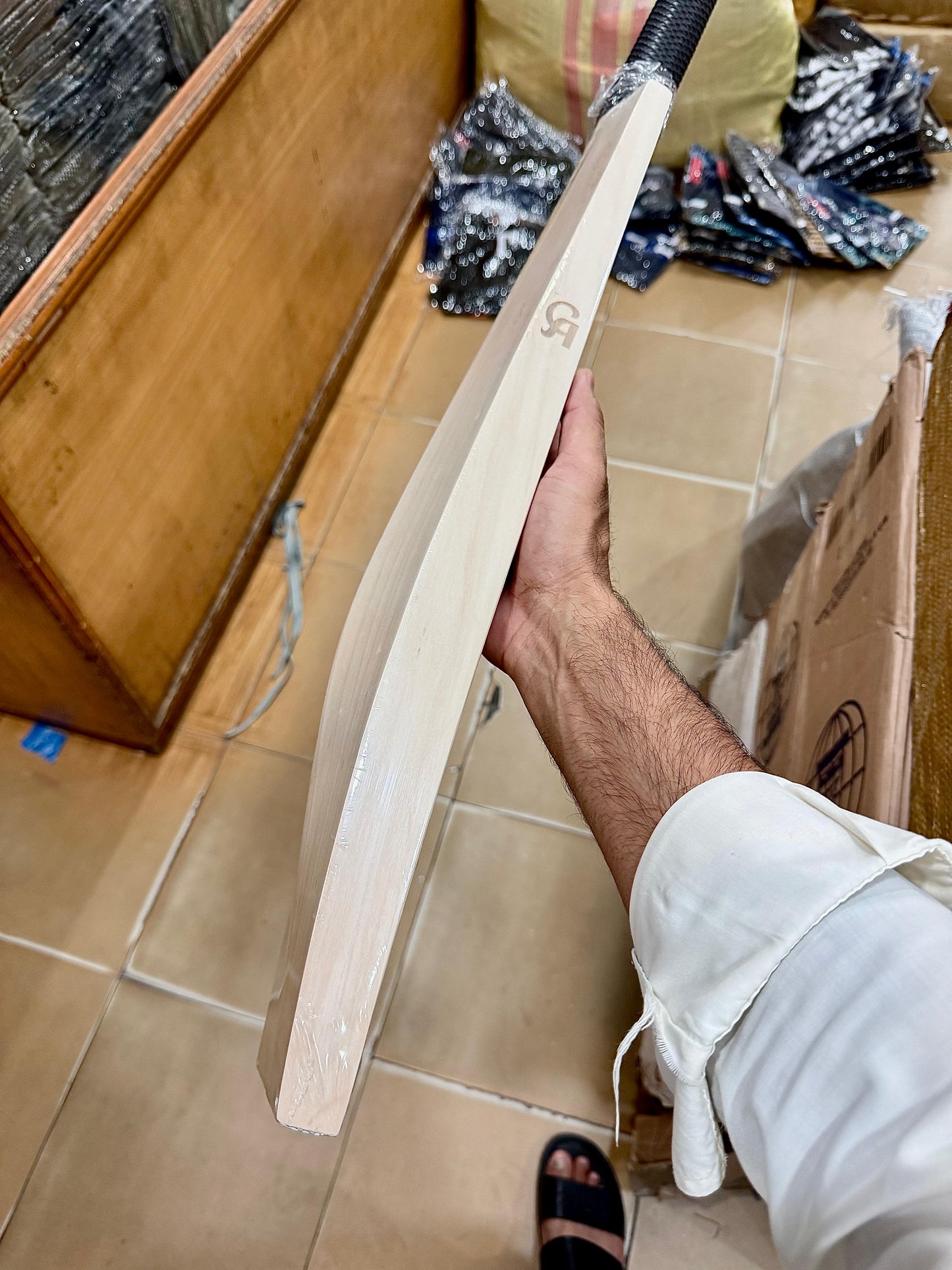 PLAYERS BAT 2