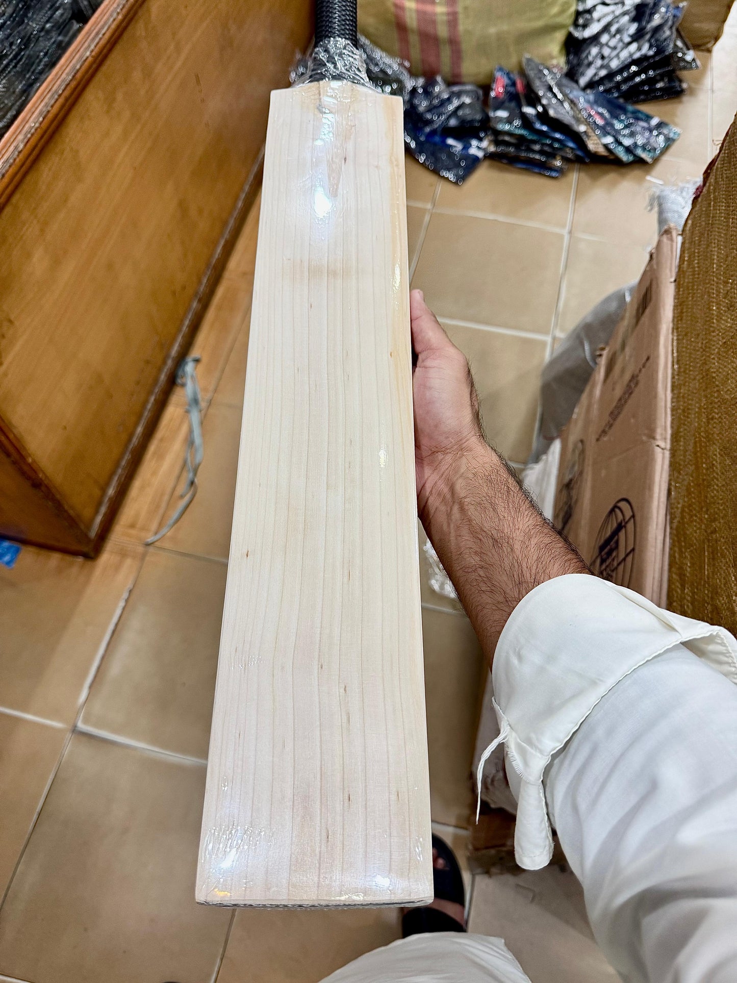 PLAYERS BAT 2