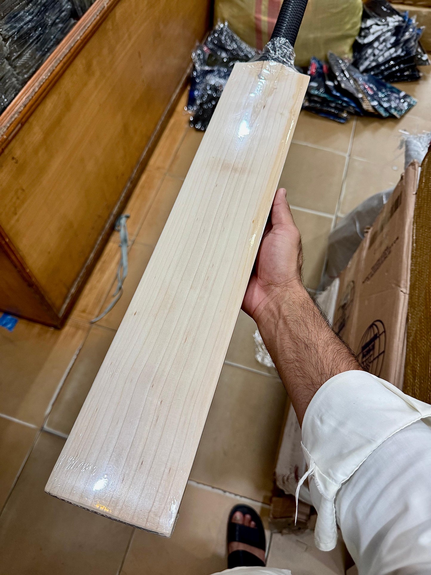PLAYERS BAT 2